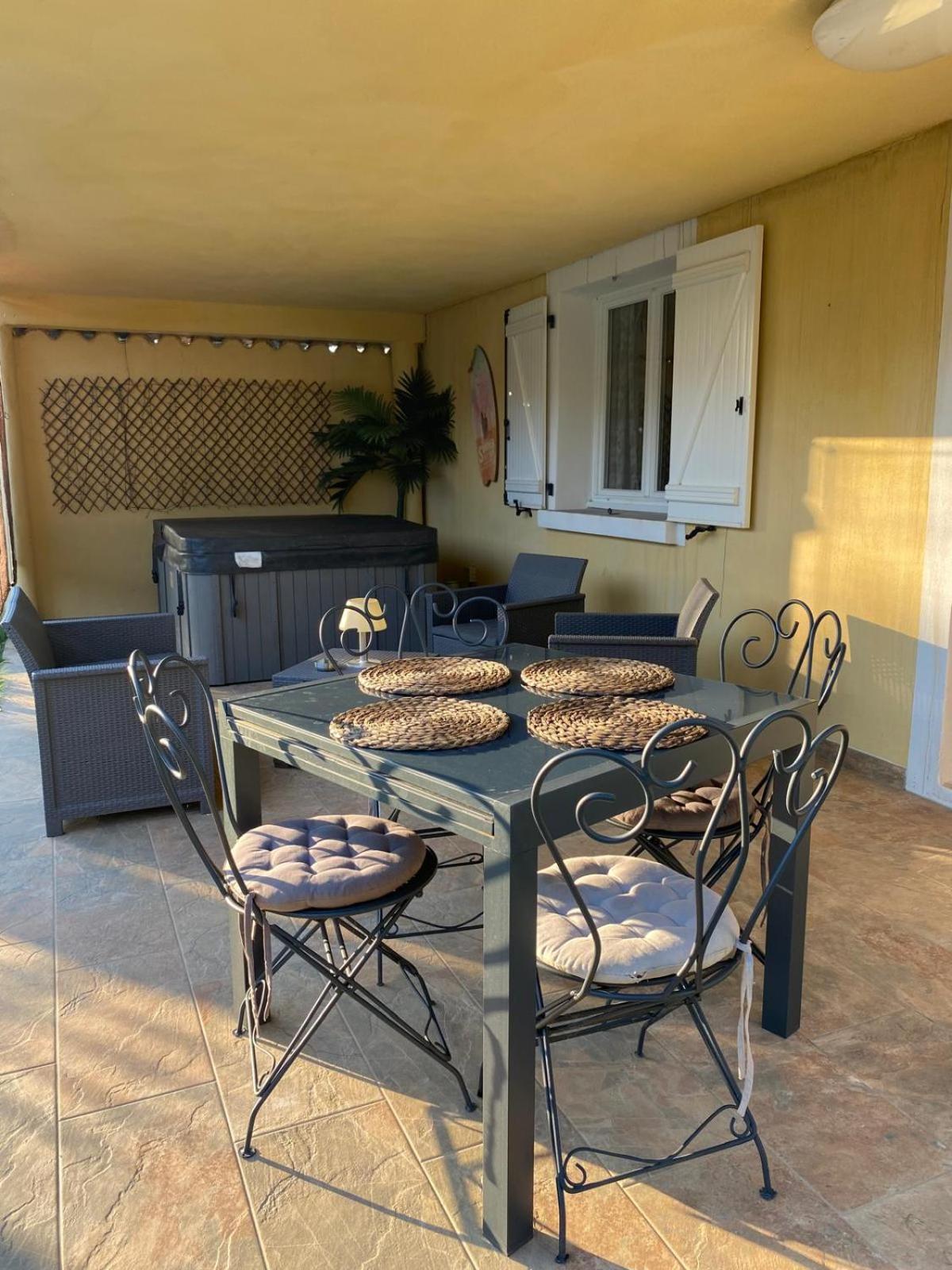 Agreable Rez De Jardin Avec Piscine Et Jacuzzi Apartment Cervione Exterior photo